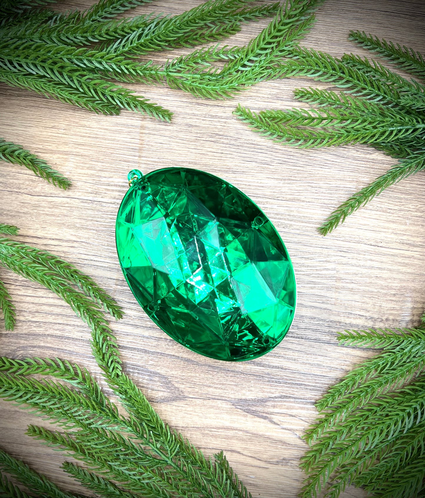 Oval Emerald Jewel Decoration