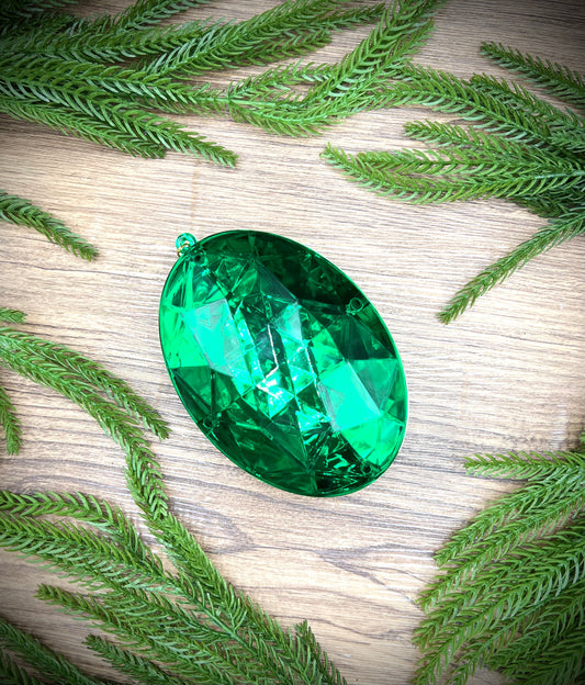 Oval Emerald Jewel Decoration